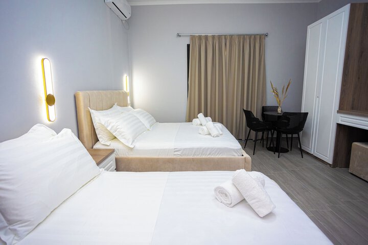 Room 2 of 6