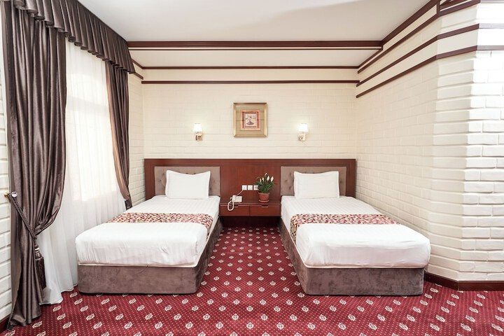 Room 27 of 88