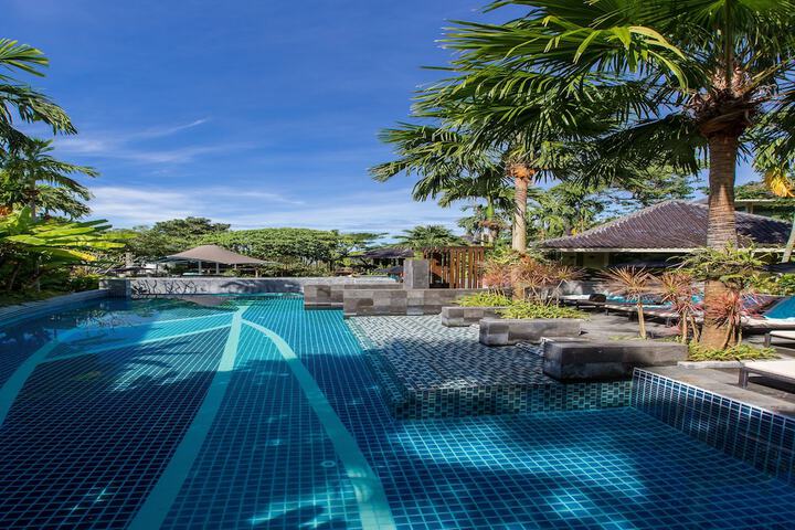 Pool 52 of 102