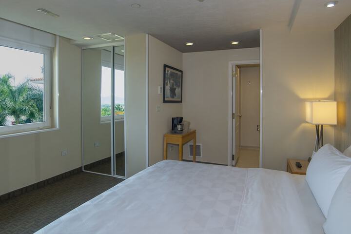 Room 5 of 157