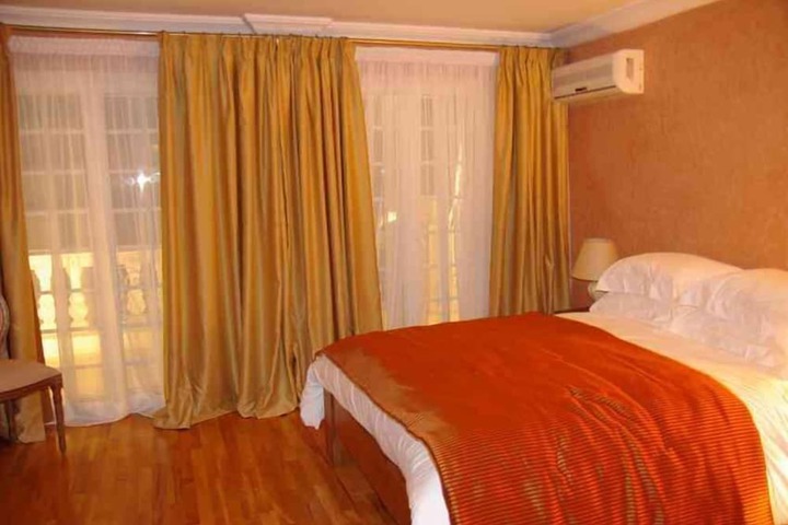 Room 3 of 29