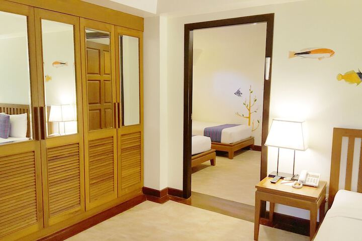 Room 27 of 436