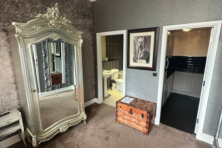Room 74 of 171
