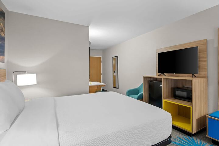 Room 19 of 41