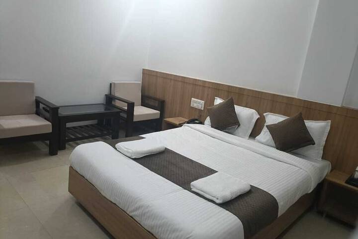Room 5 of 42