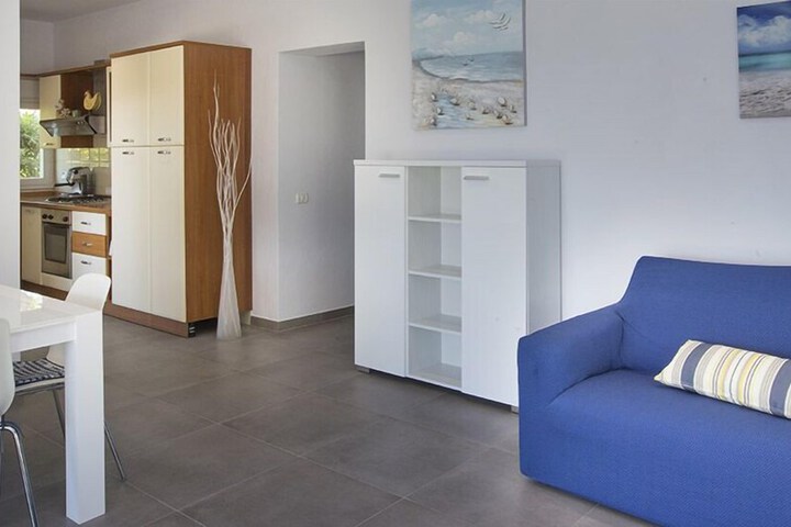 Room 9 of 19
