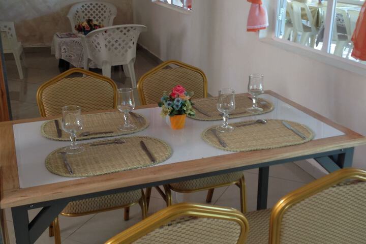 Dining 4 of 36