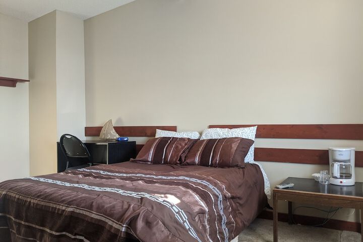 Room 2 of 9