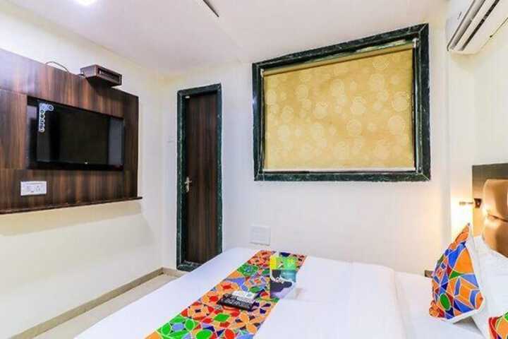 Room 9 of 20