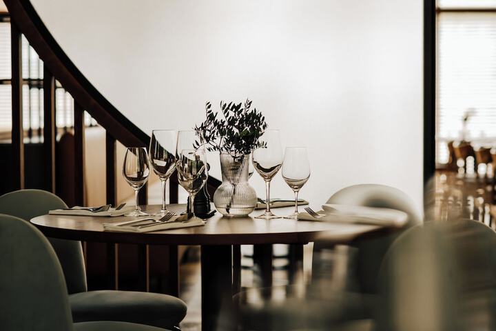 Dining 112 of 153