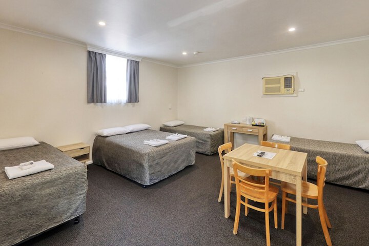 Room 8 of 22