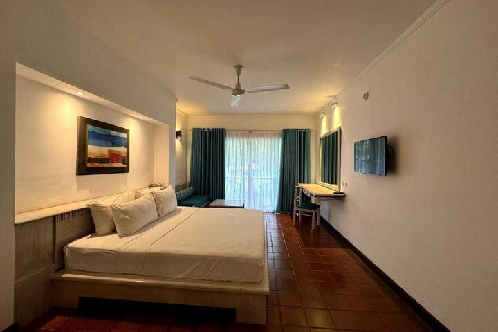 Room 9 of 46