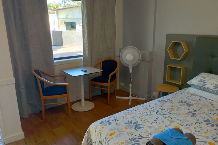 Room 4 of 36