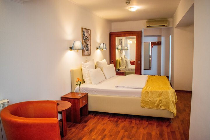 Room 30 of 62