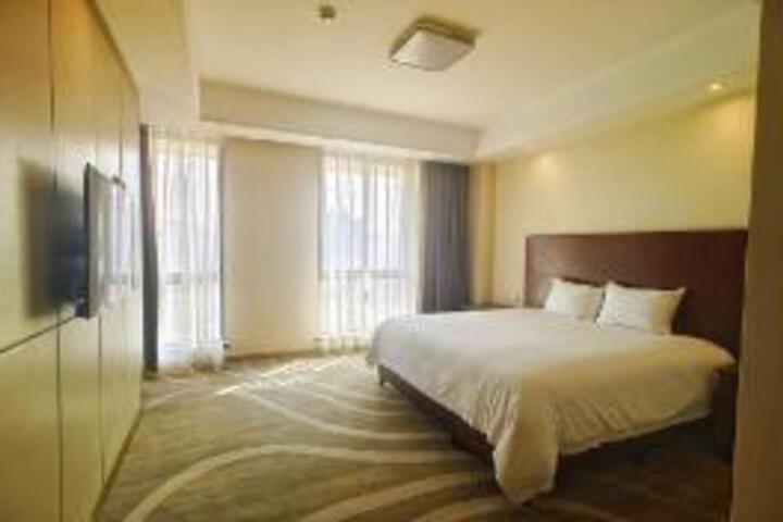Room 9 of 10
