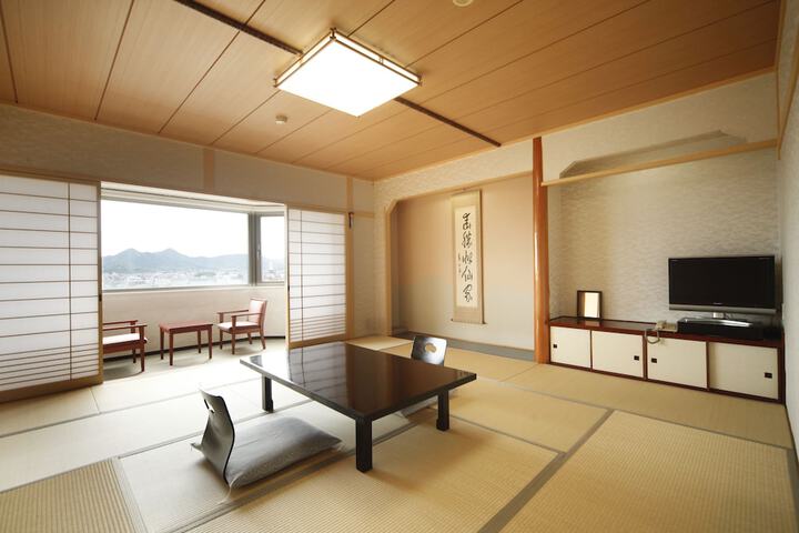 Room 5 of 46
