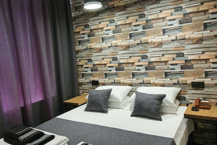 Room 13 of 21