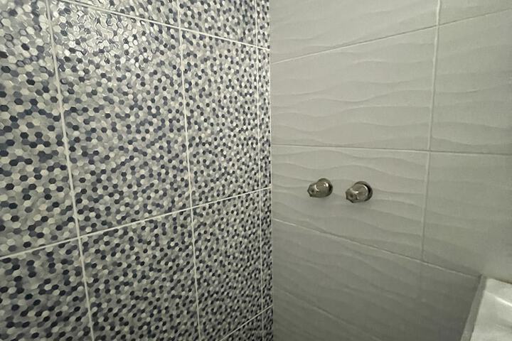 Room 10 of 13