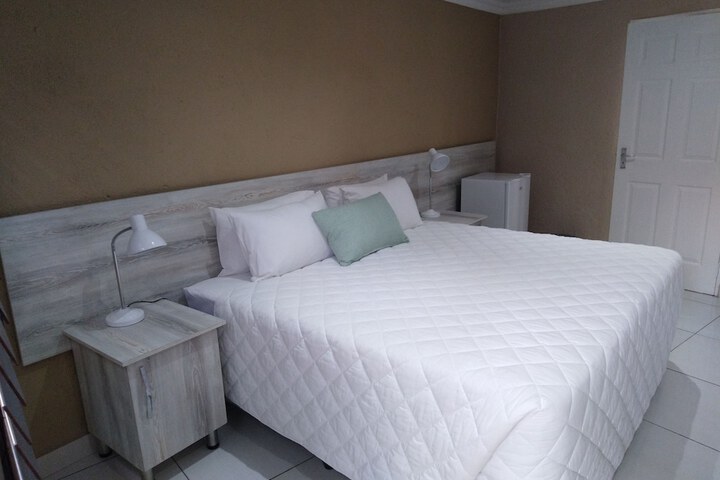 Room 5 of 15