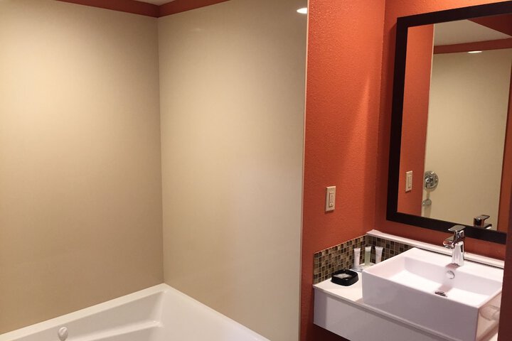 Jetted tub