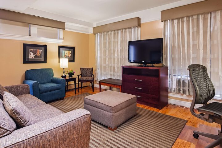 Best Western Plus Hospitality House New York | Bookonline.com