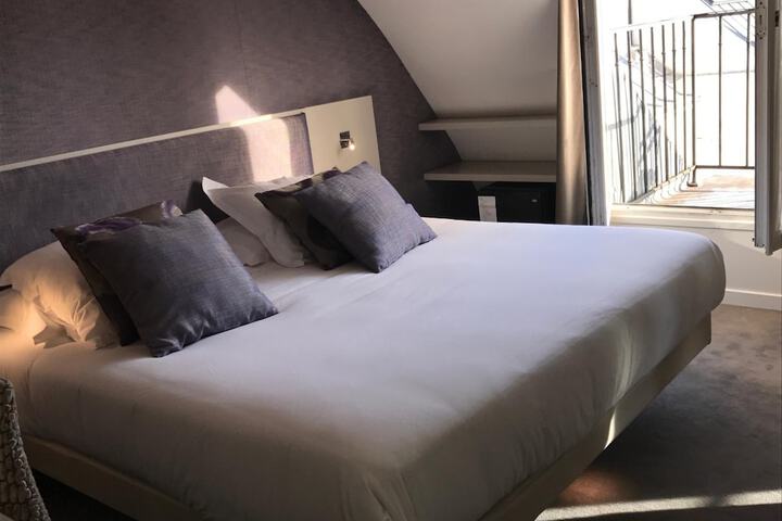 Room 16 of 49