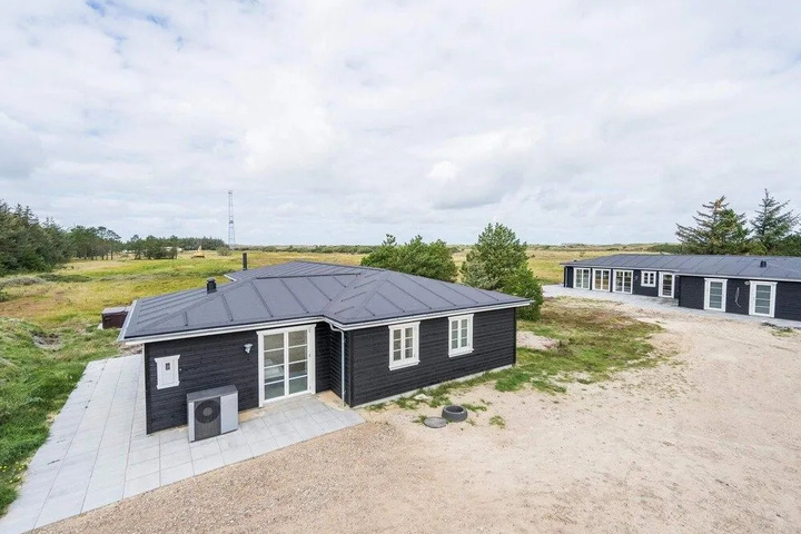 10 Person Holiday Home in Blavand