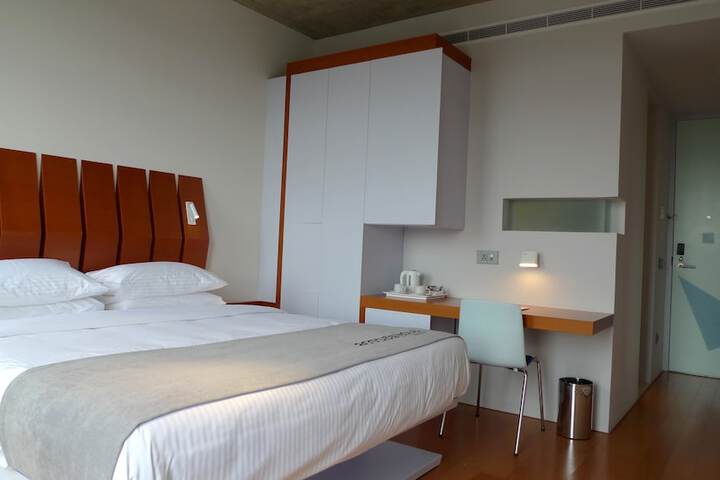 Room 17 of 58