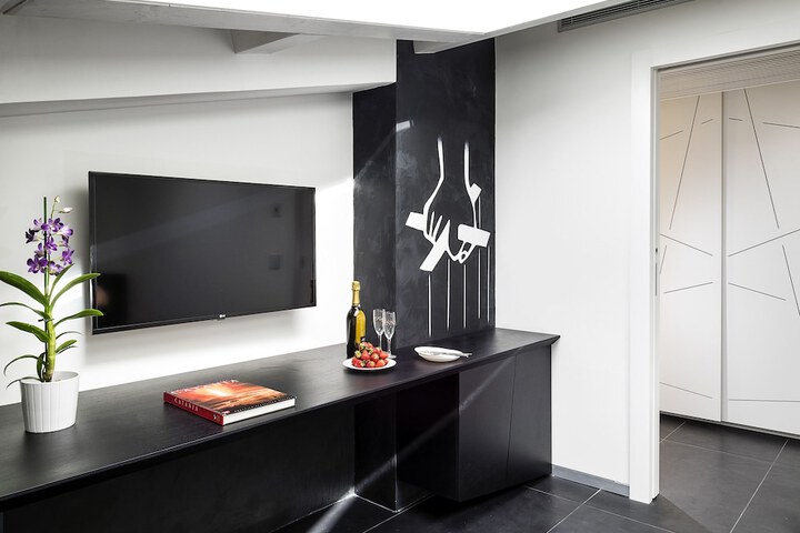 Room 42 of 75