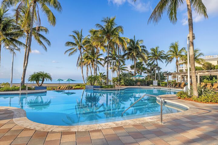 Infinity pool