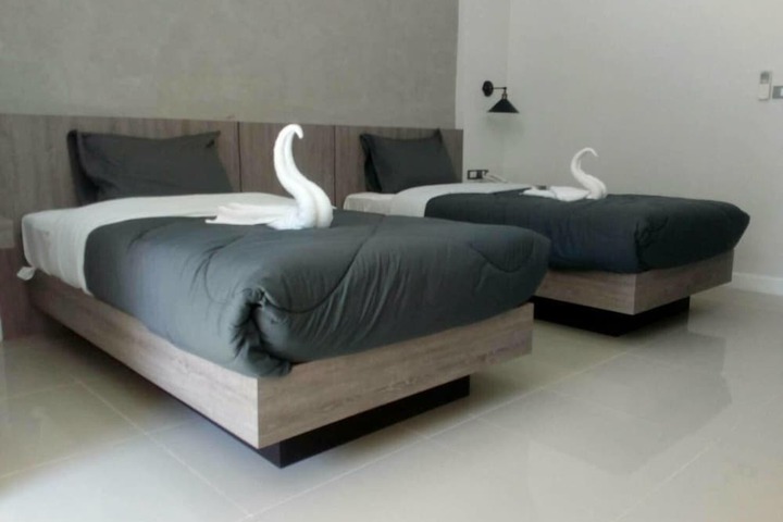 Room 13 of 29