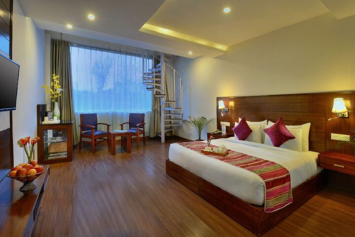 Room 6 of 44