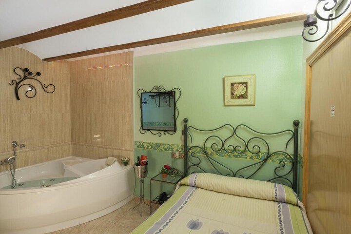 Room 14 of 23