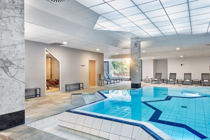 Pools & Facilities