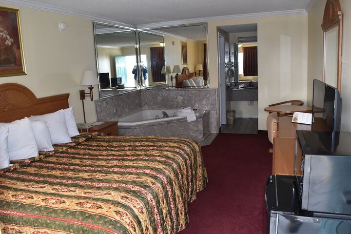 Room 11 of 27