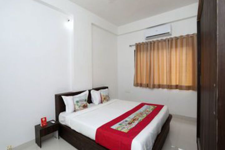 OYO 10067 Home Modern 2BHK Gulab Bagh