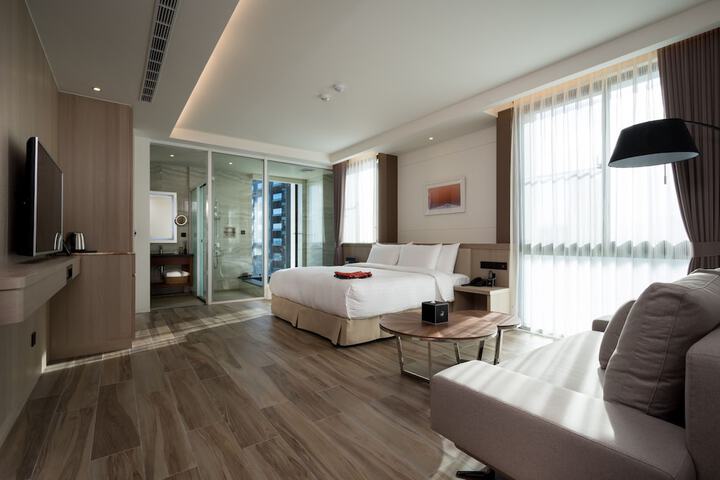 Room 13 of 31
