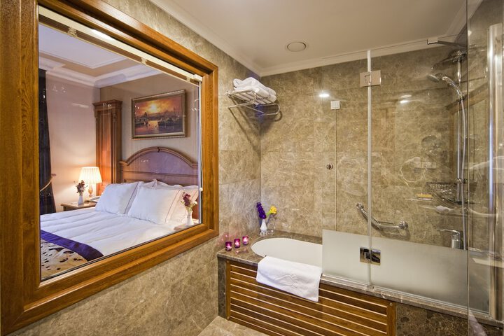 Deep soaking bathtub