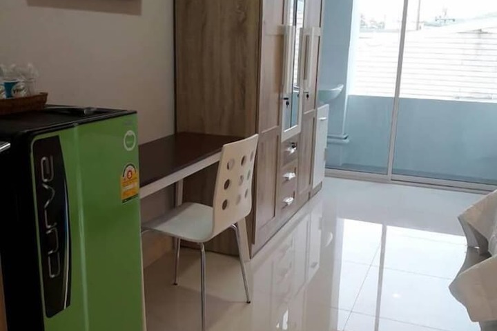 Room 8 of 11