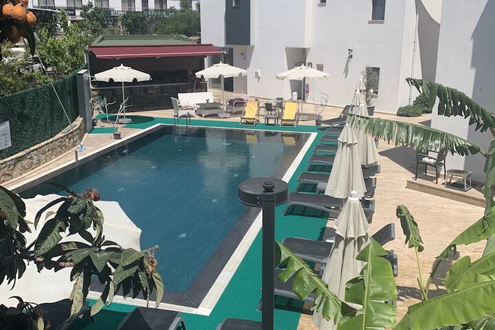 Pool 109 of 159
