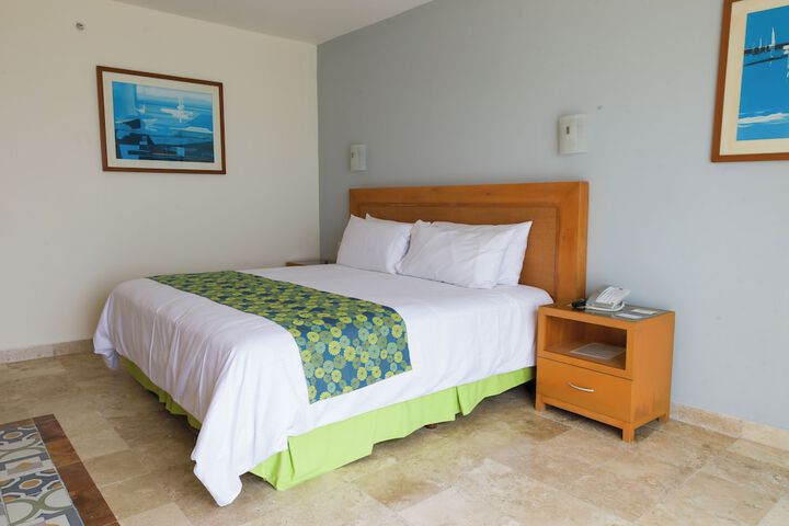 Room 16 of 34