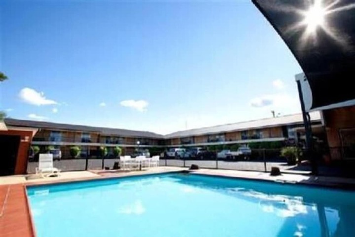 Pools & Facilities