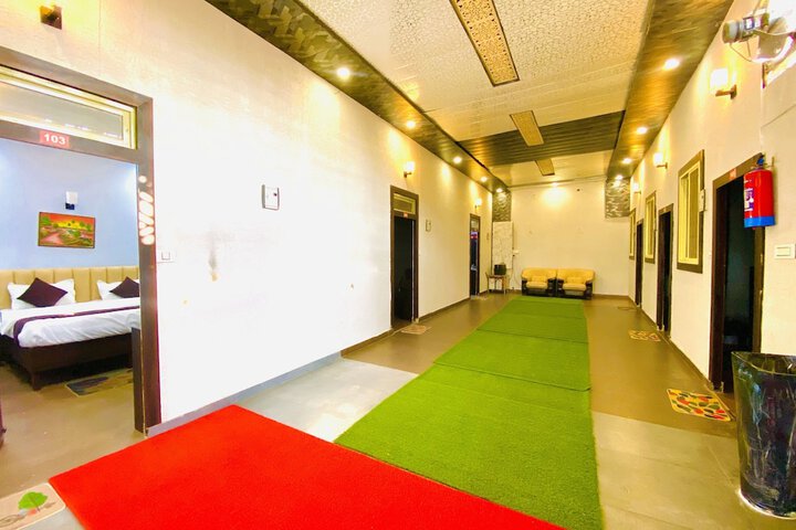 Room 12 of 24