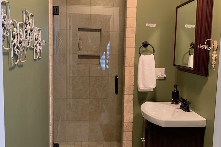 Room 33 of 47