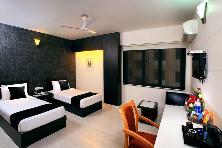 Room 7 of 14