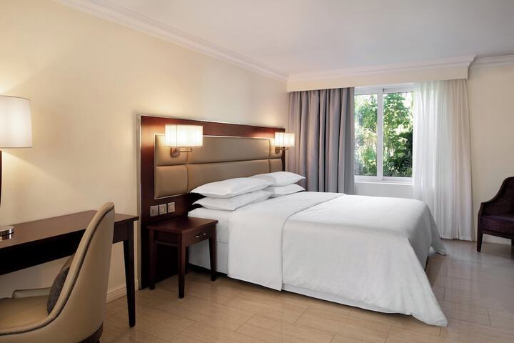 Room 28 of 103