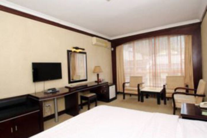Room 9 of 24