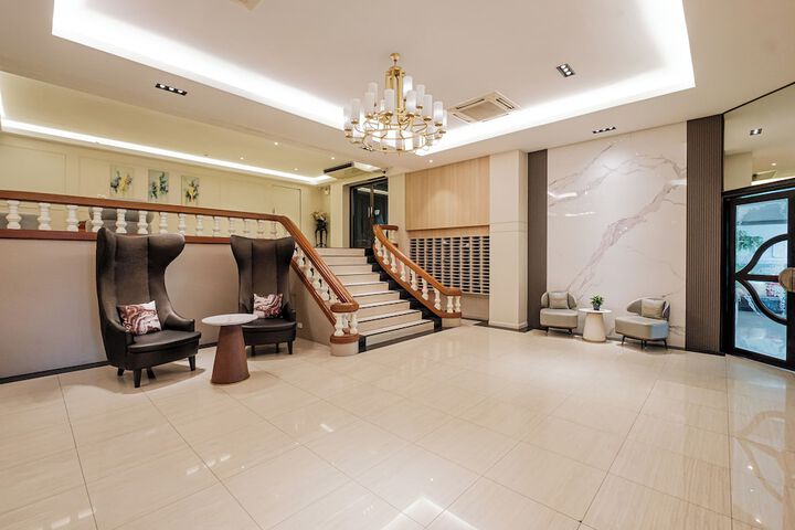 Hotel Interior 4 of 186