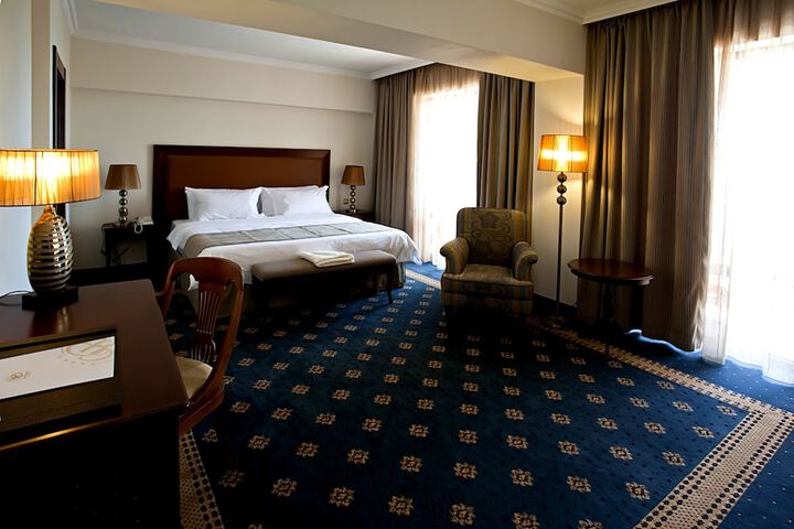 Room 3 of 75