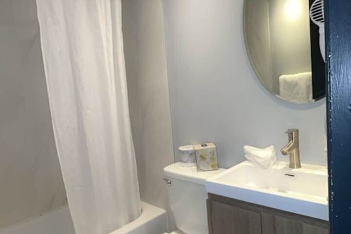 Superior Room 1 Queen Bed Kitchenette (5 of 26)